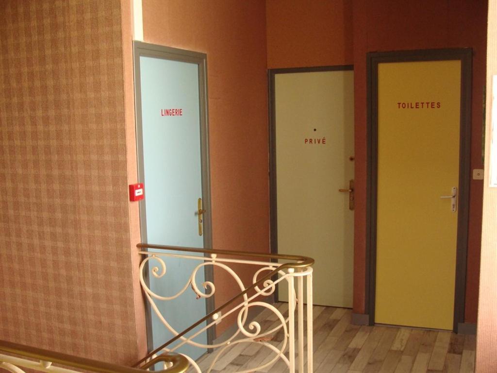 Hotel Le Flaubert Fougeres Ngoại thất bức ảnh