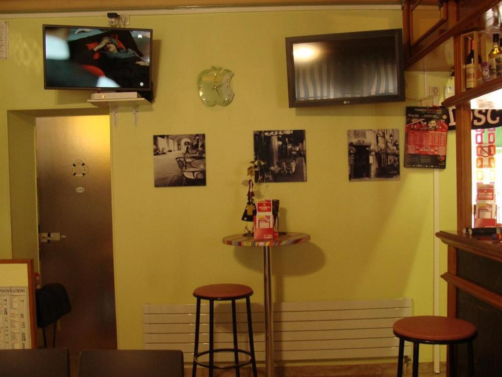 Hotel Le Flaubert Fougeres Ngoại thất bức ảnh