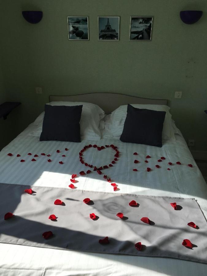 Hotel Le Flaubert Fougeres Ngoại thất bức ảnh