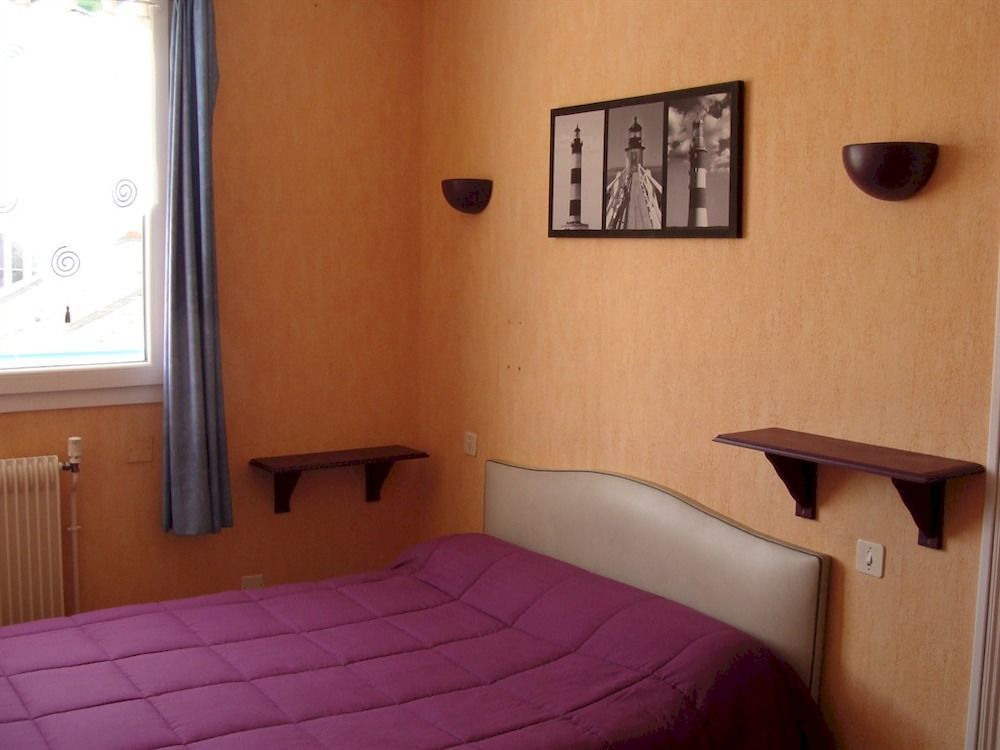Hotel Le Flaubert Fougeres Ngoại thất bức ảnh